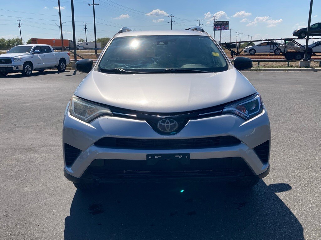 2018 Toyota RAV4 LE photo 2