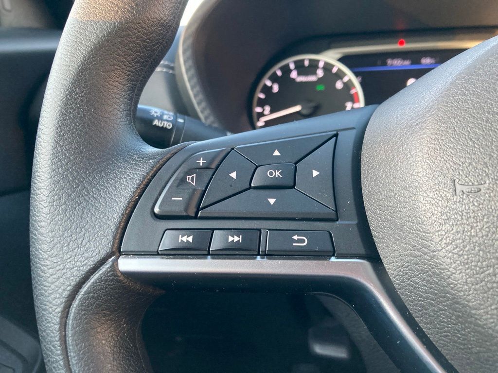 2025 Nissan Sentra SV - Photo 13