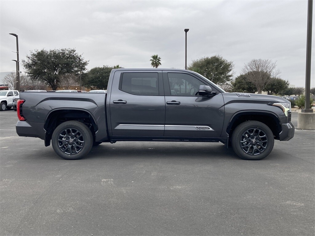 2025 Toyota Tundra Platinum photo 4