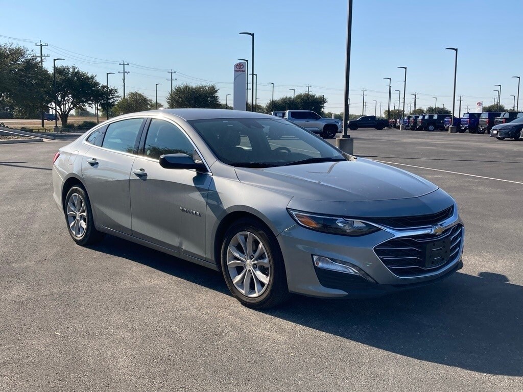 2024 Chevrolet Malibu 1LT photo 3