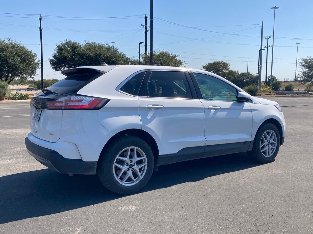 2024 Ford Edge SEL photo 4