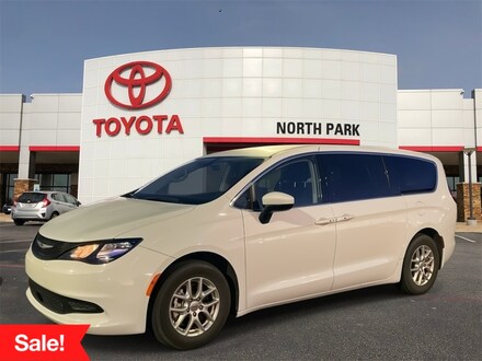 2022 Chrysler Voyager LX Minivan/Van