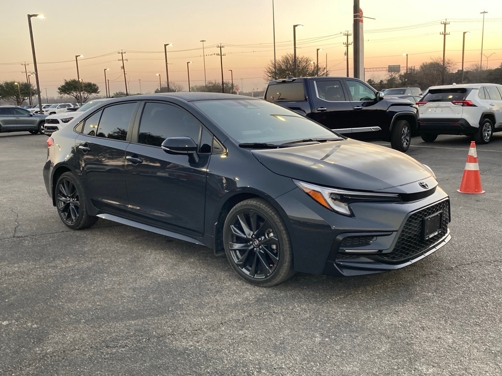 Used 2025 Toyota Corolla SE Sedan