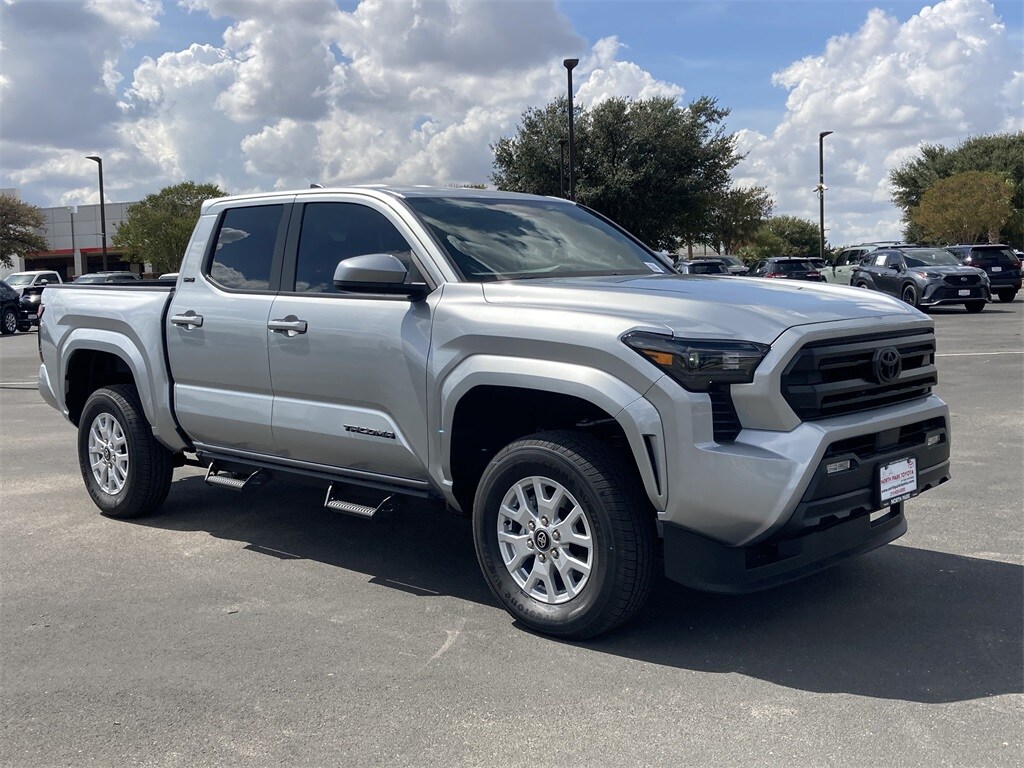 2025 Toyota Tacoma SR5 photo 3