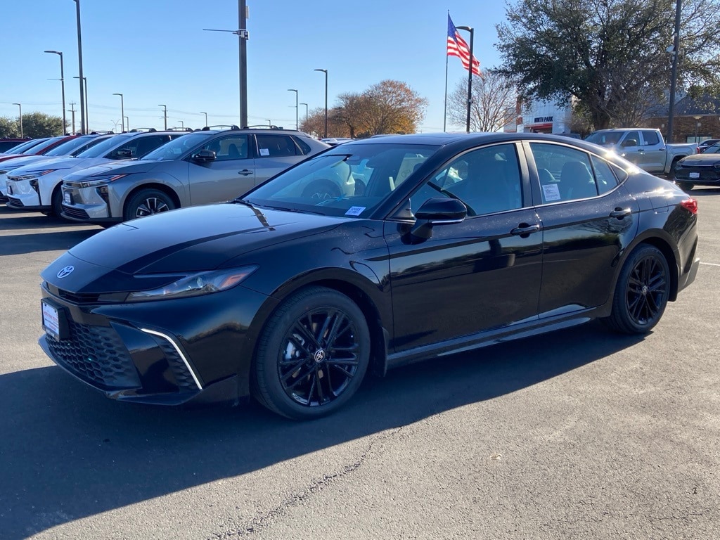 2026 Toyota Camry SE's photo