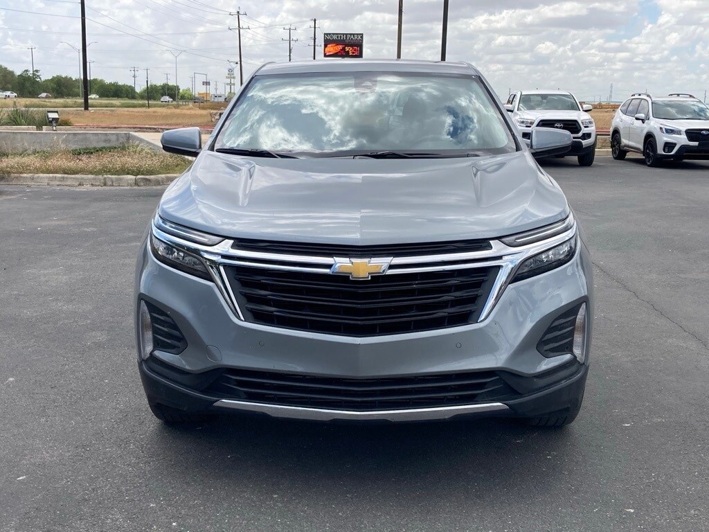 2024 Chevrolet Equinox LT photo 2