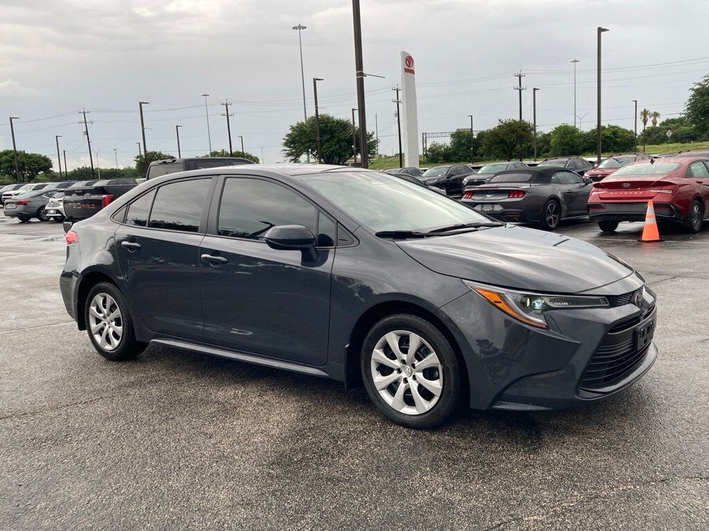 Used 2025 Toyota Corolla LE Sedan