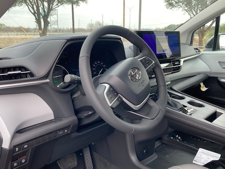 2026 Toyota Sienna XLE 7 Passenger Van Passenger Van