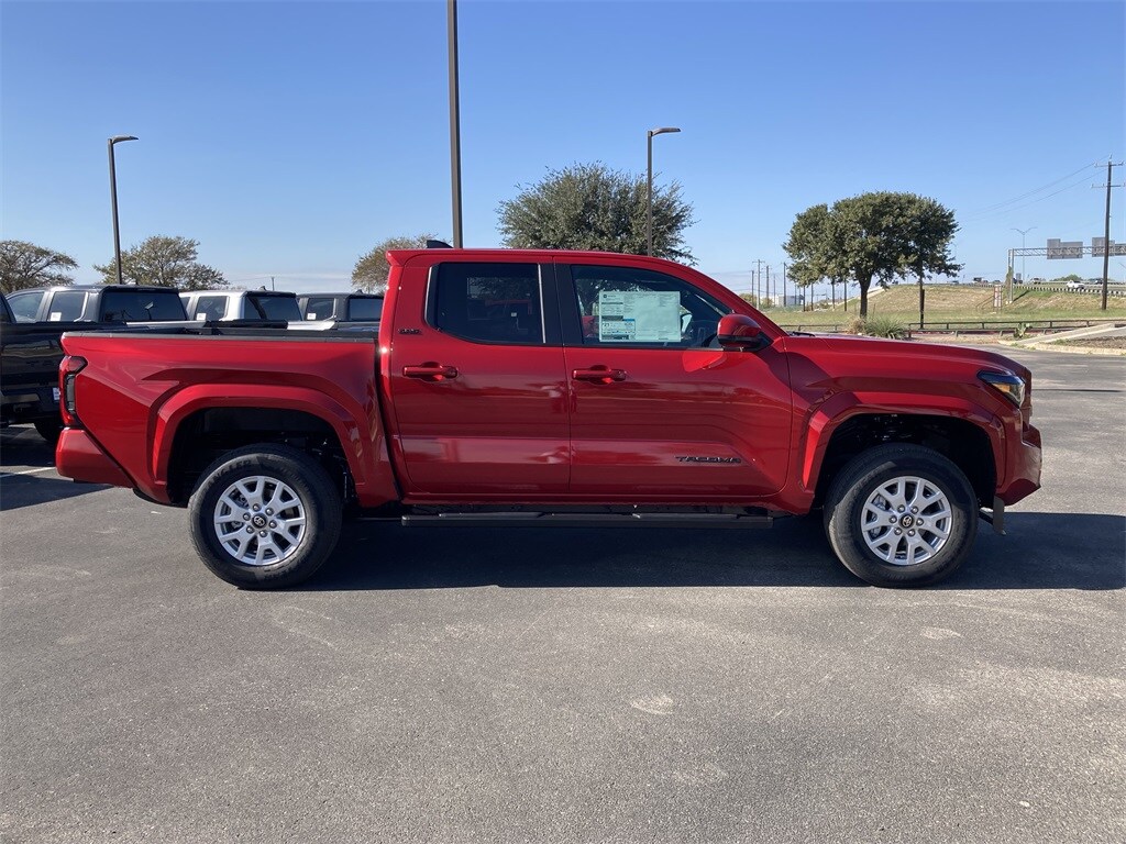 2026 Toyota Tacoma 4x4 TRD photo 4
