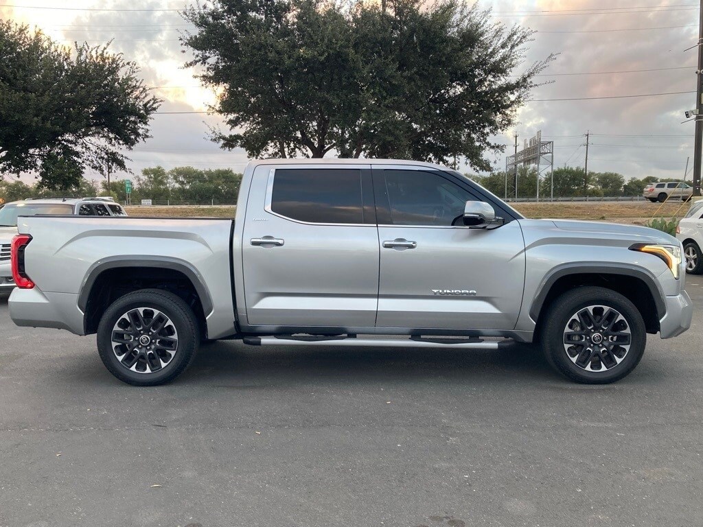 2023 Toyota Tundra Limited photo 4