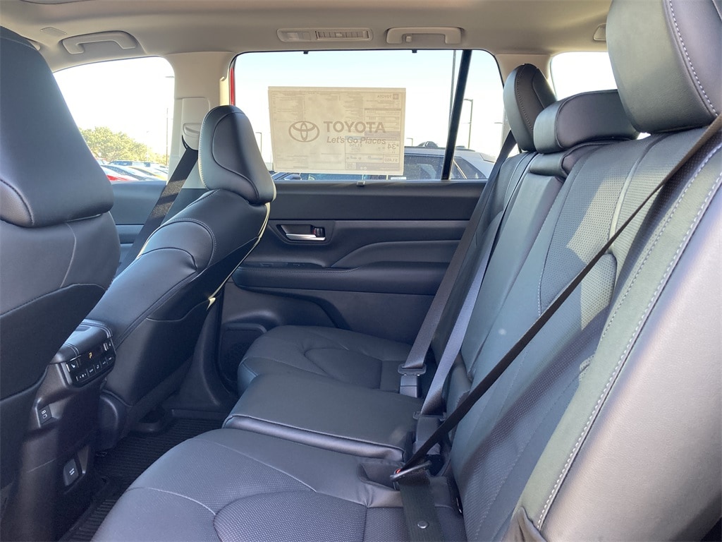 New 2026 Toyota Grand Highlander Hybrid Limited SUV