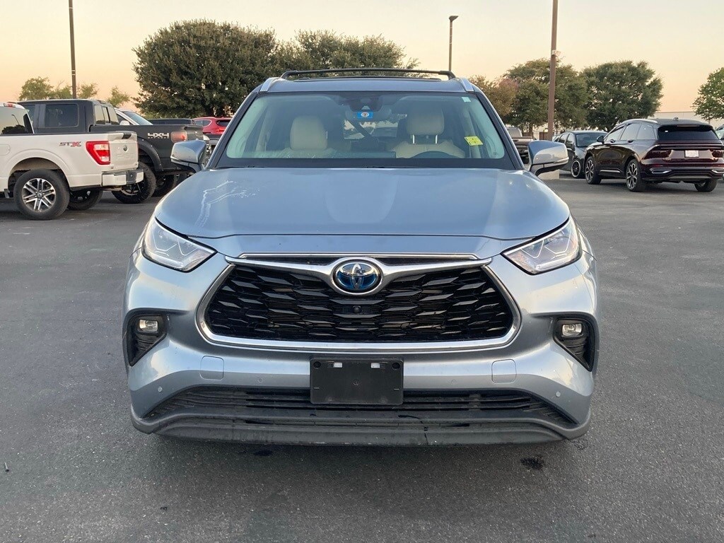 2021 Toyota Highlander Hybrid Limited photo 2