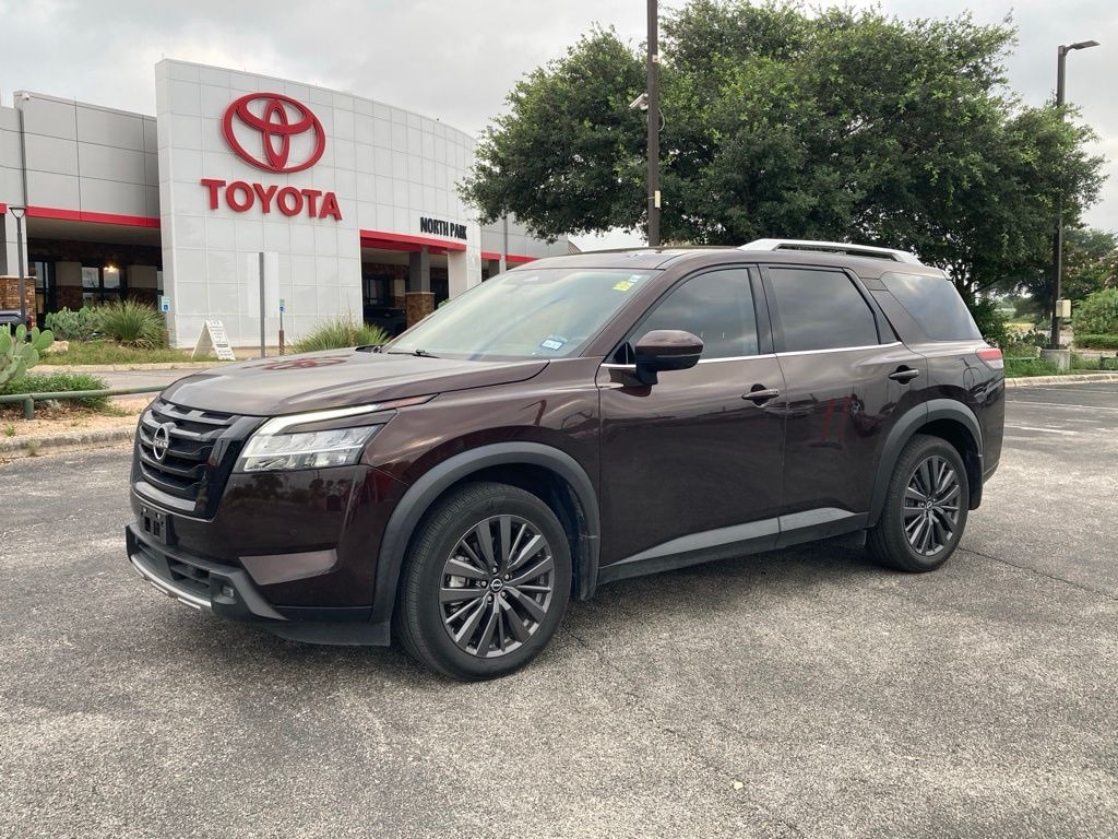 Used 2022 Nissan Pathfinder SL SUV