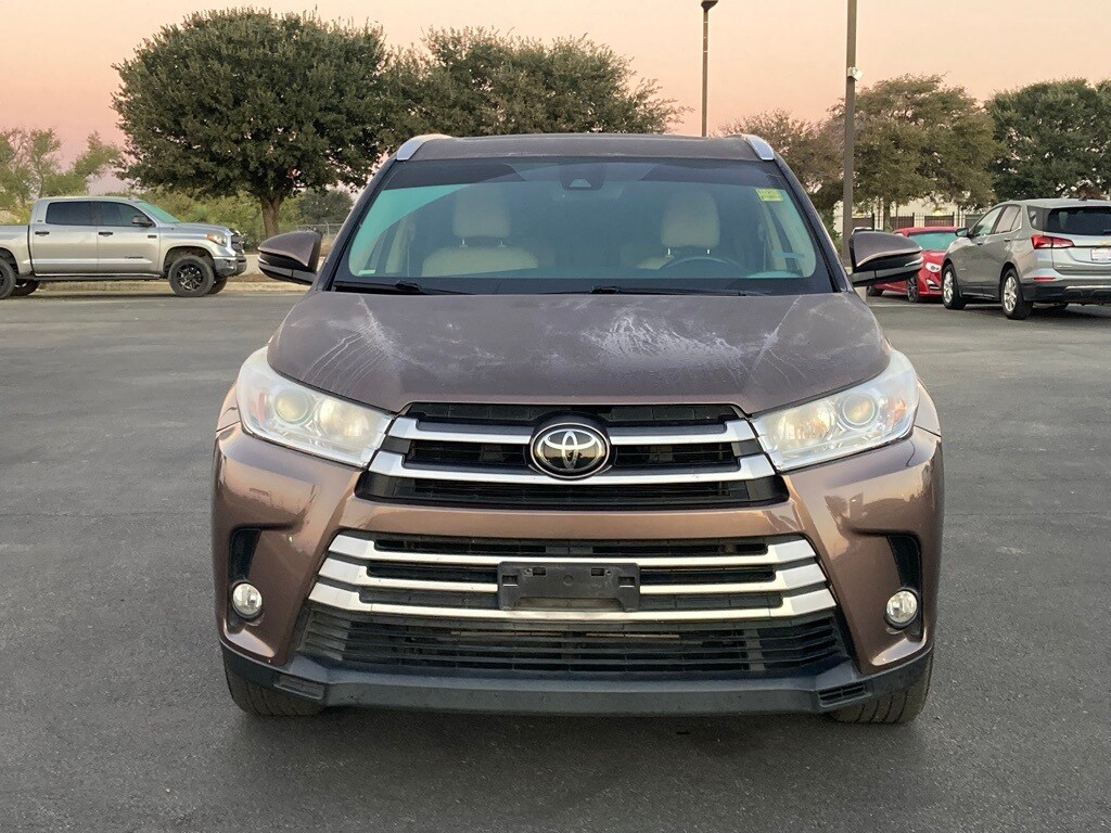 2019 Toyota Highlander XLE photo 2