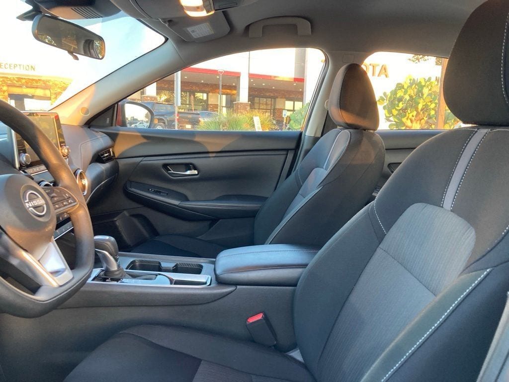 2025 Nissan Sentra SV - Photo 9