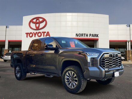 2025 Toyota Tundra Limited Truck CrewMax