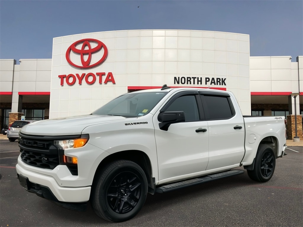 2024 Chevrolet Silverado Custom's photo