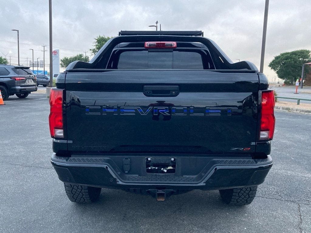 View vehicle photo 6