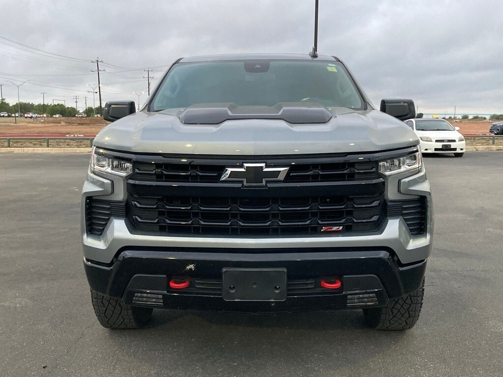 2025 Chevrolet Silverado 1500 LT Trail Boss photo 2