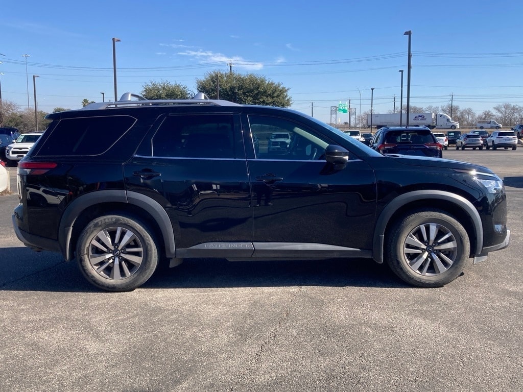 Used 2022 Nissan Pathfinder SL SUV