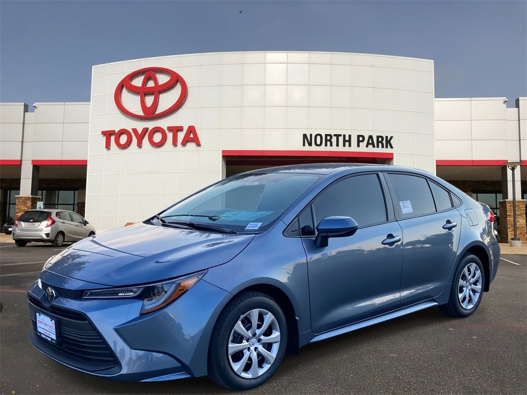 2026 Toyota Corolla LE's photo