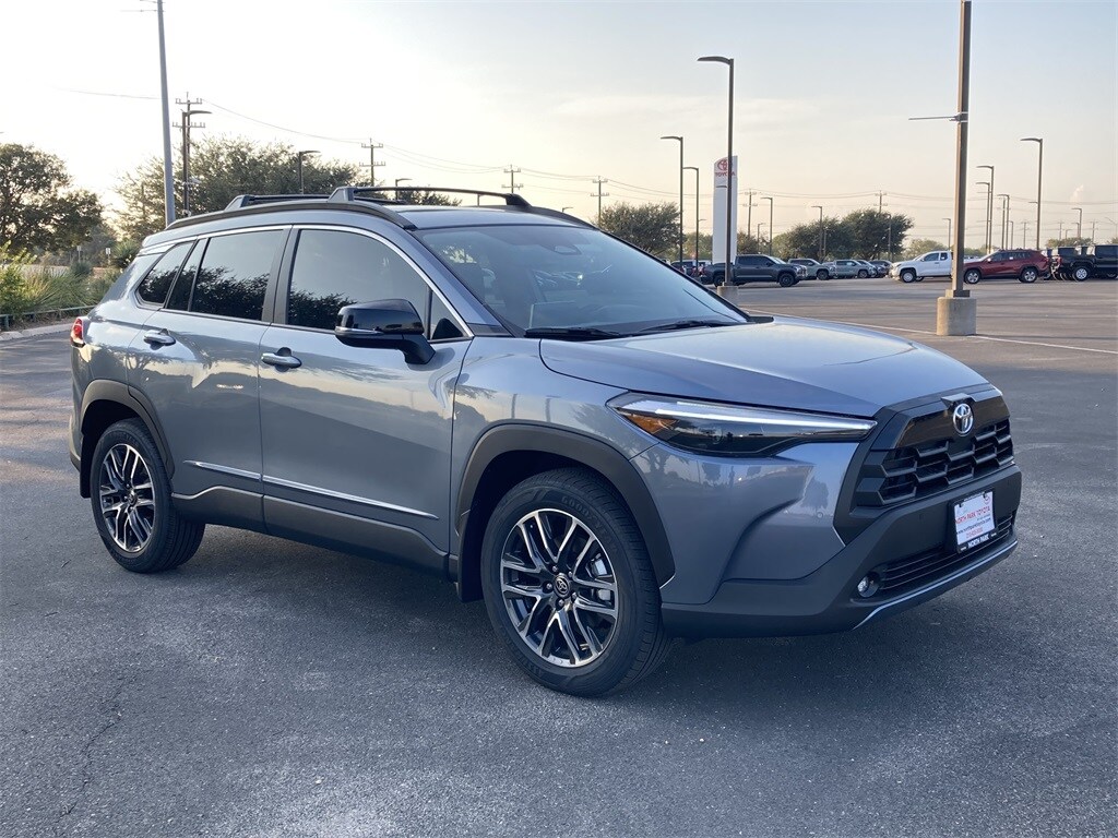 2026 Toyota Corolla Cross XLE photo 2