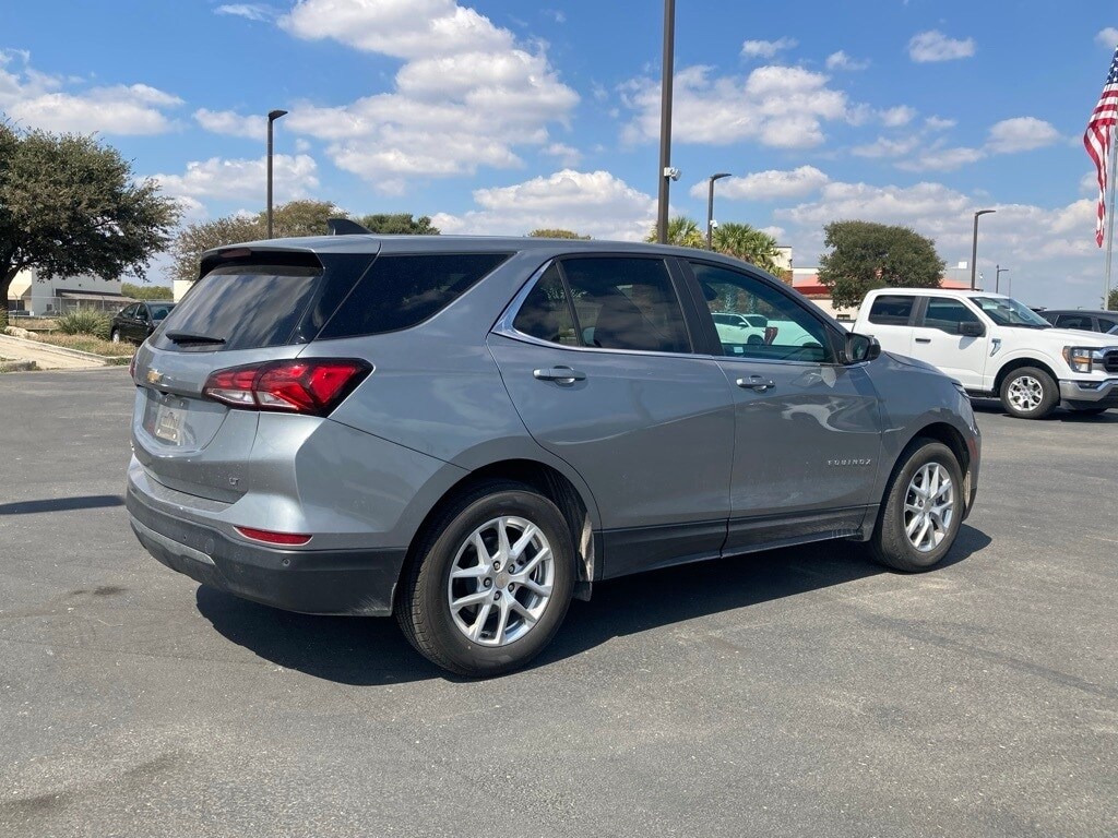 2024 Chevrolet Equinox LT photo 4