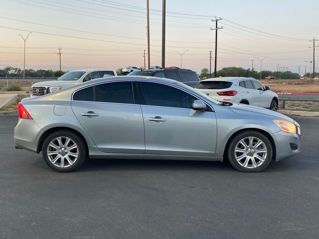 2013 Volvo S60 T5 photo 2