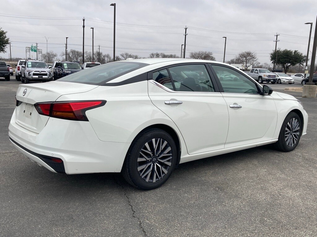 Used 2025 Nissan Altima 2.5 SV Sedan