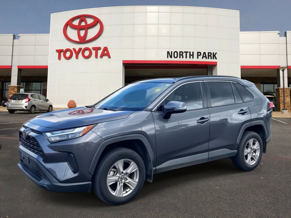 2022 Toyota RAV4 XLE FWD