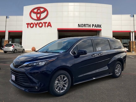 2026 Toyota Sienna XLE 8 Passenger Van Passenger Van
