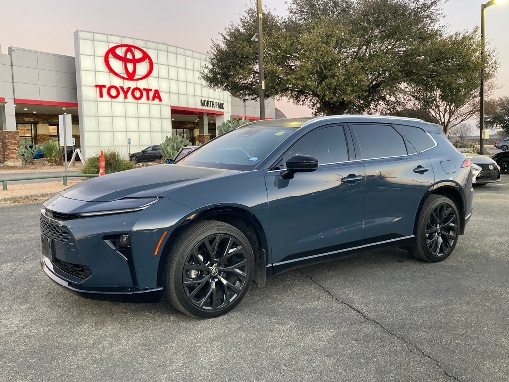 2025 Toyota Crown Signia