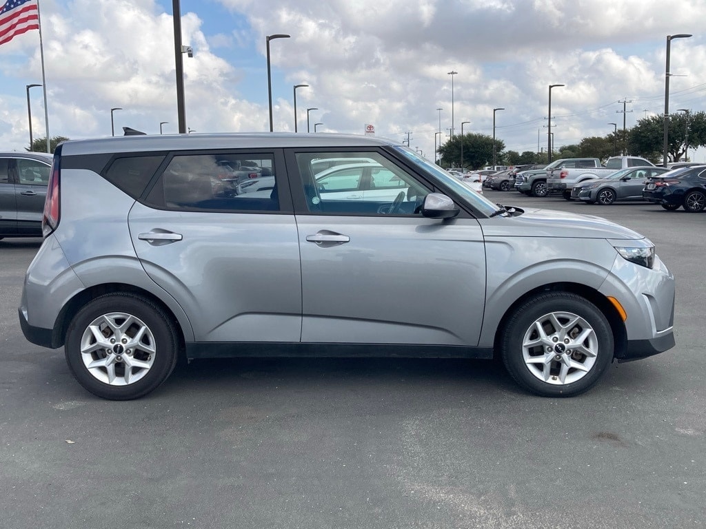 Used 2024 Kia Soul LX Hatchback