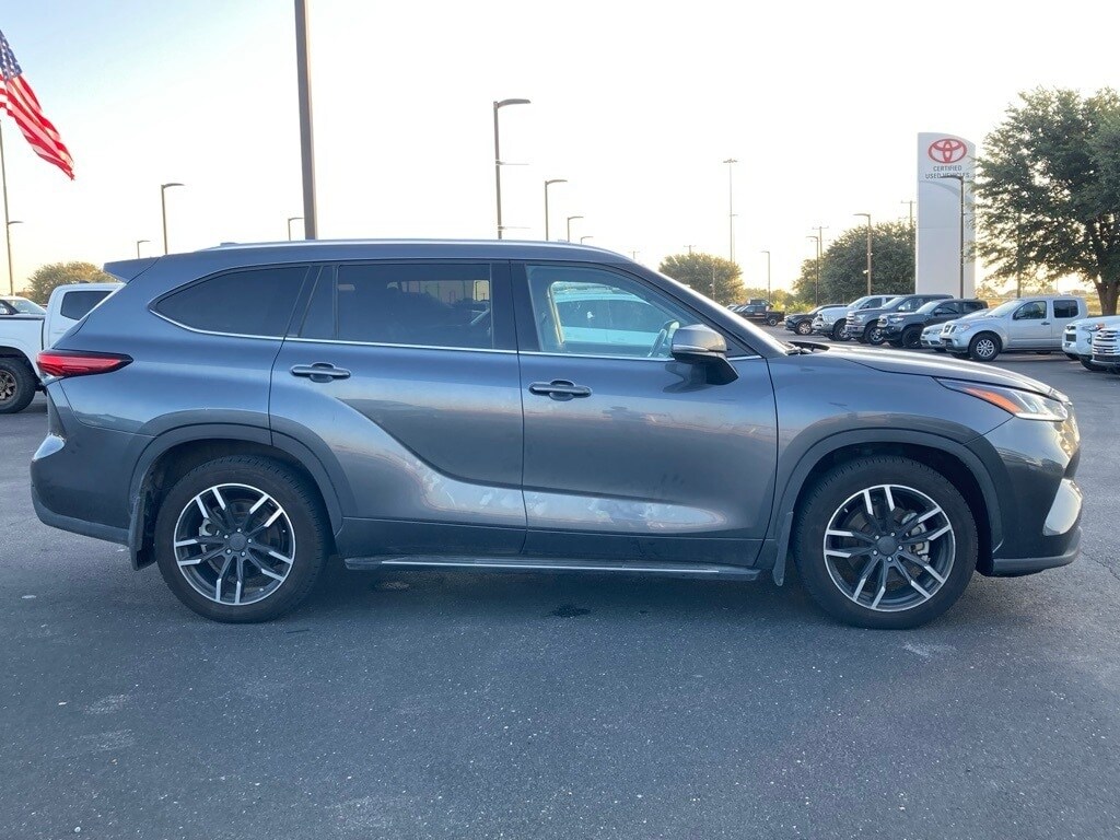 2020 Toyota Highlander Limited photo 3