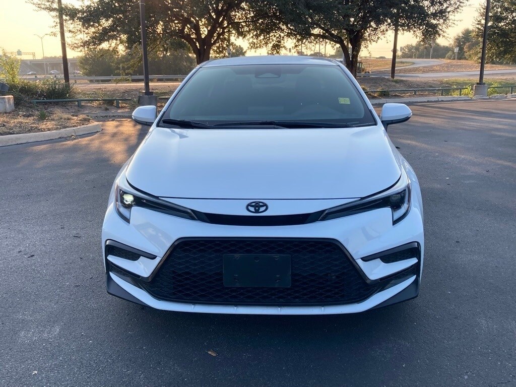 2024 Toyota Corolla SE photo 2