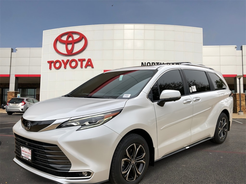 2026 Toyota Sienna Platinum's photo