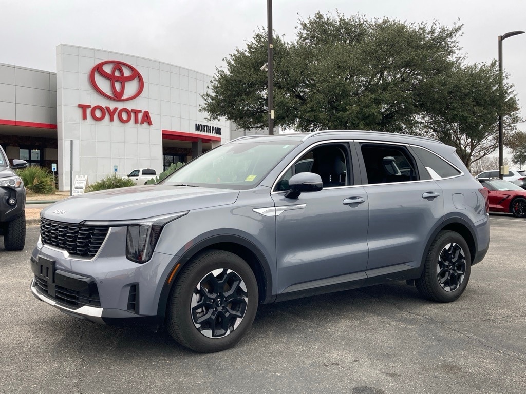 2025 Kia Sorento S's photo
