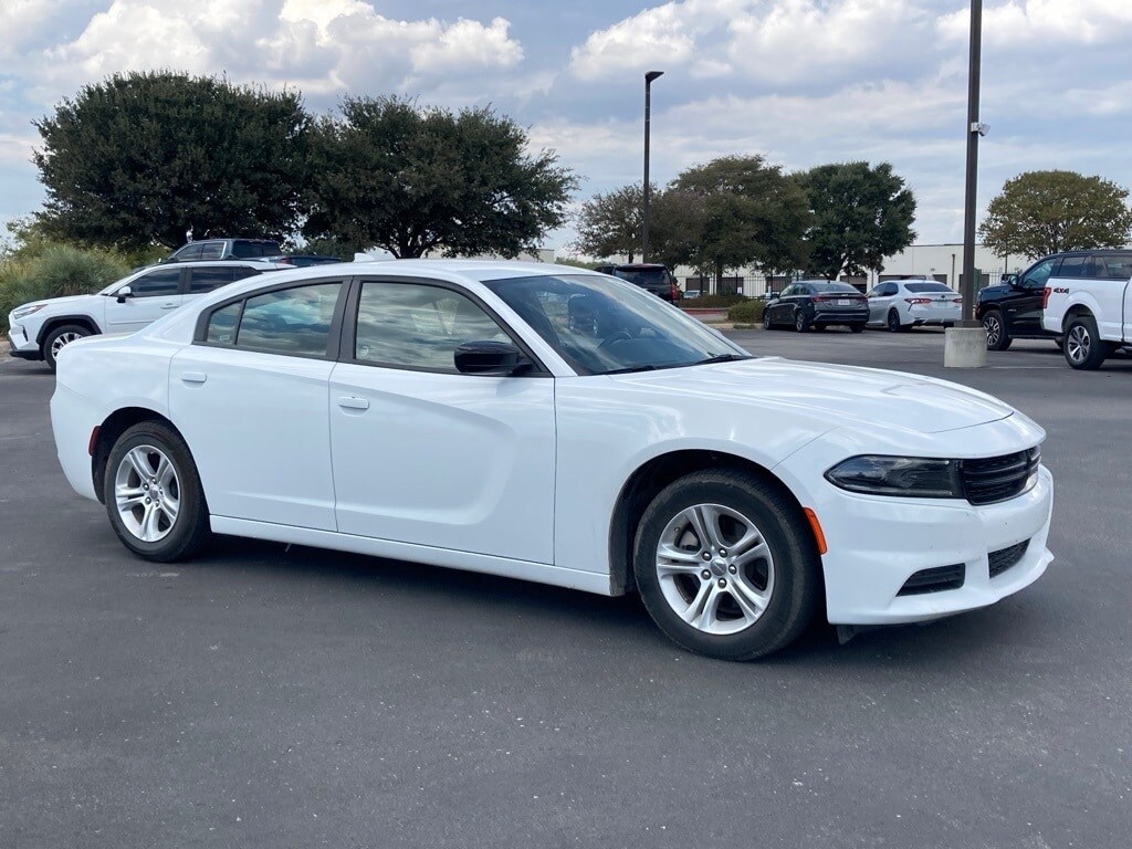 2023 Dodge Charger SXT photo 2