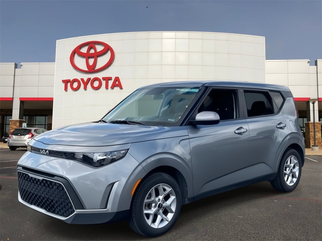 Used 2024 Kia Soul LX Hatchback