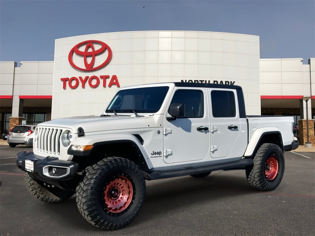 2022 Jeep Gladiator Overland's photo