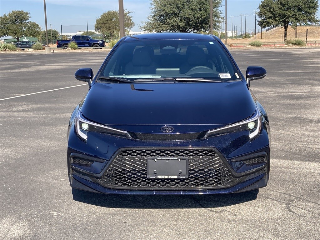 2026 Toyota Corolla SE photo 2