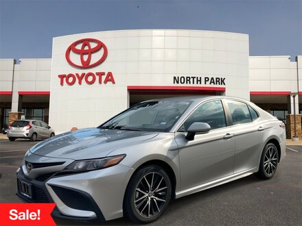 2023 Toyota Camry SE Sedan