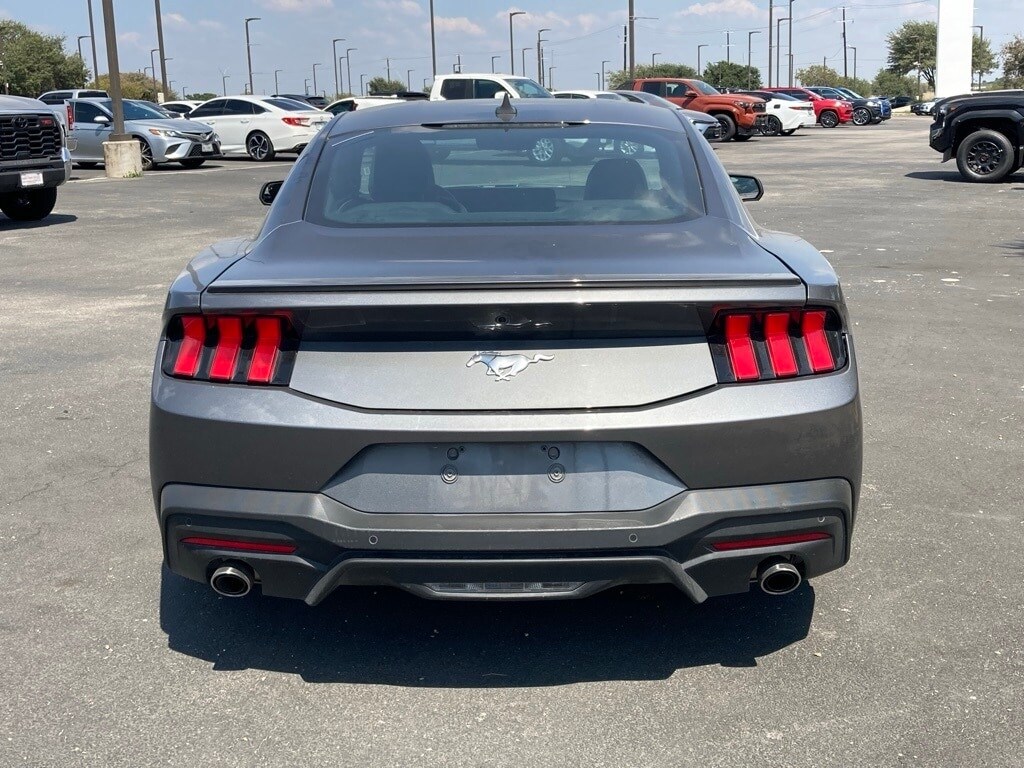 2024 Ford Mustang EcoBoost Premium photo 4