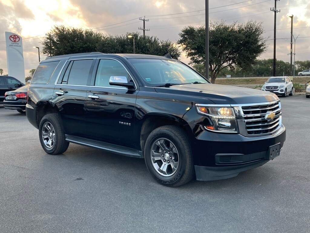 2019 Chevrolet Tahoe LS photo 3