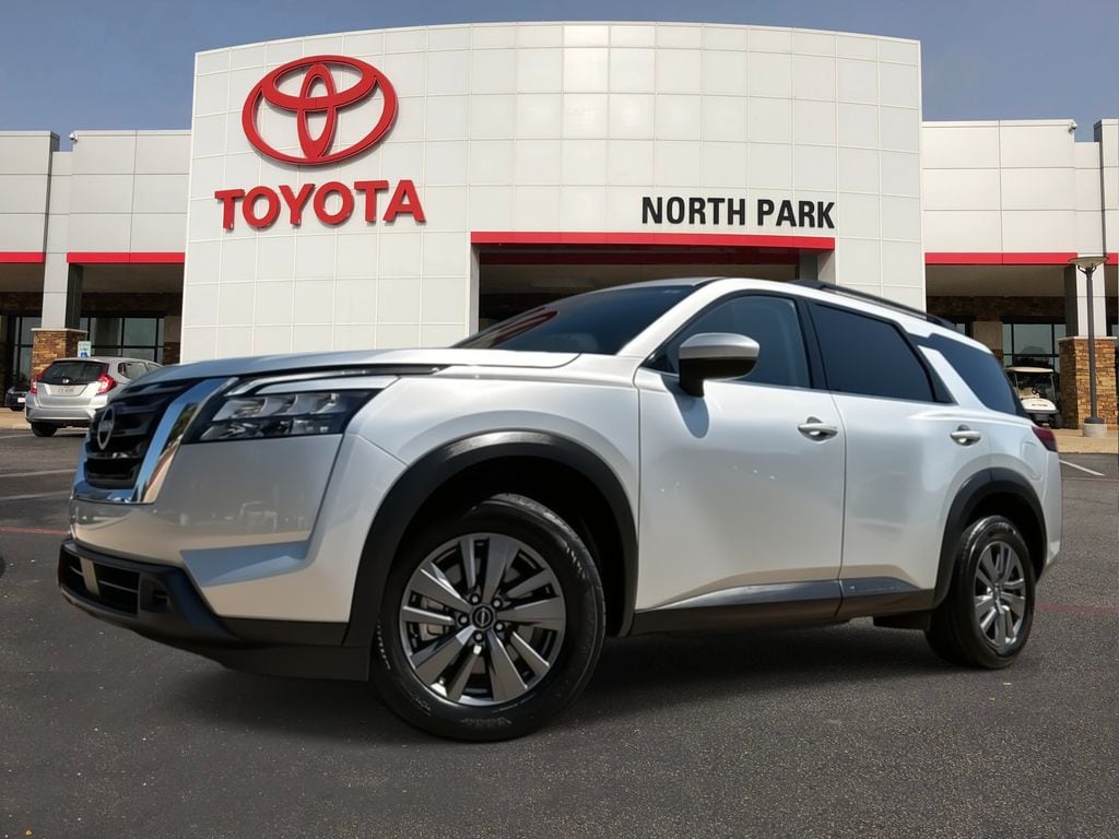  2025 Nissan Pathfinder SV FWD   