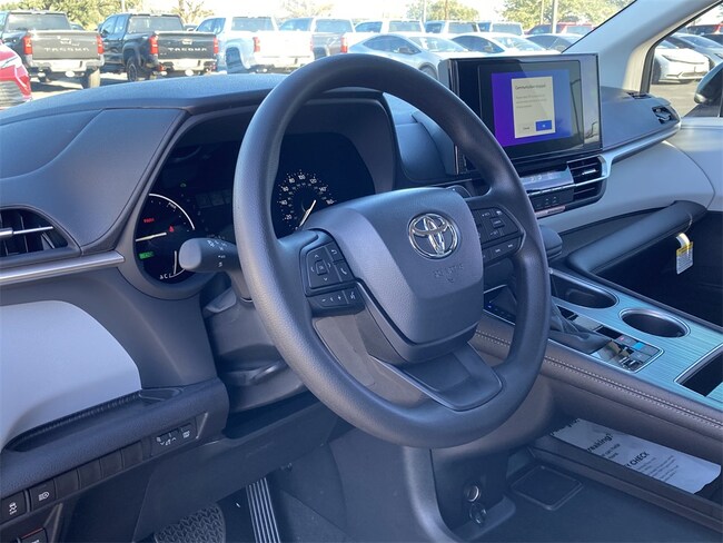 2026 Toyota Sienna LE 8 Passenger Van Passenger Van