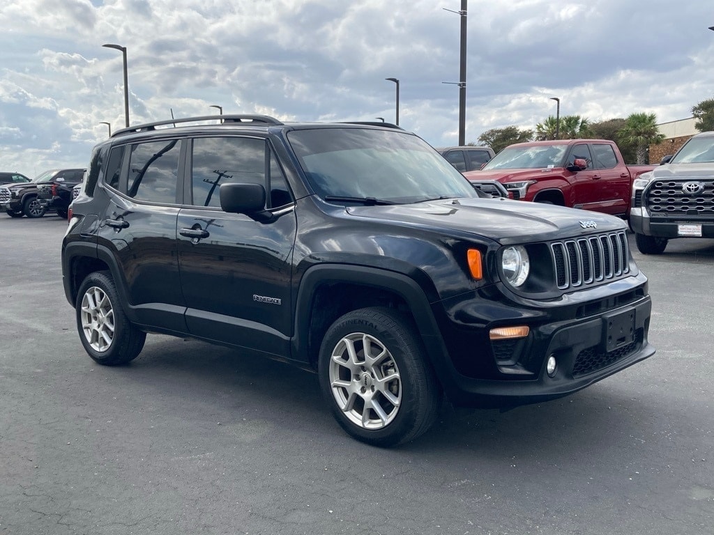 Used 2022 Jeep Renegade Latitude SUV
