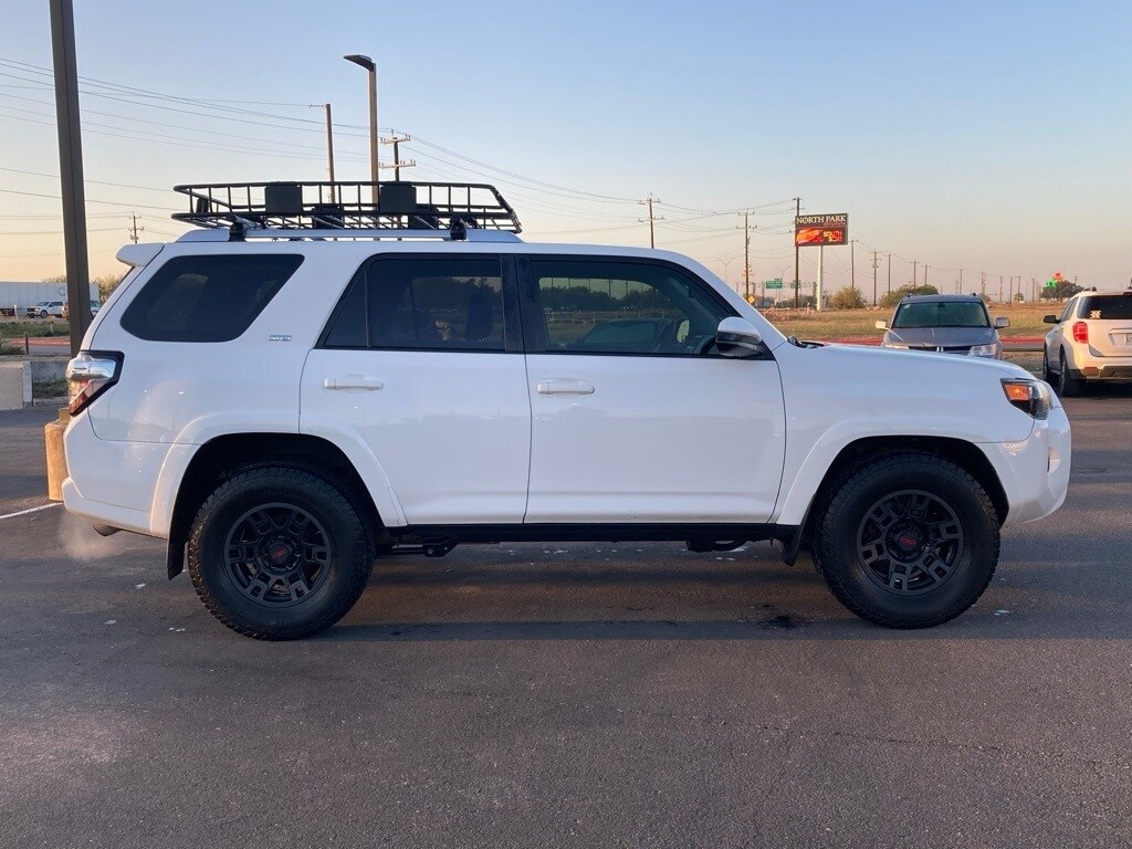 2018 Toyota 4Runner Limited SR5 Premium photo 3
