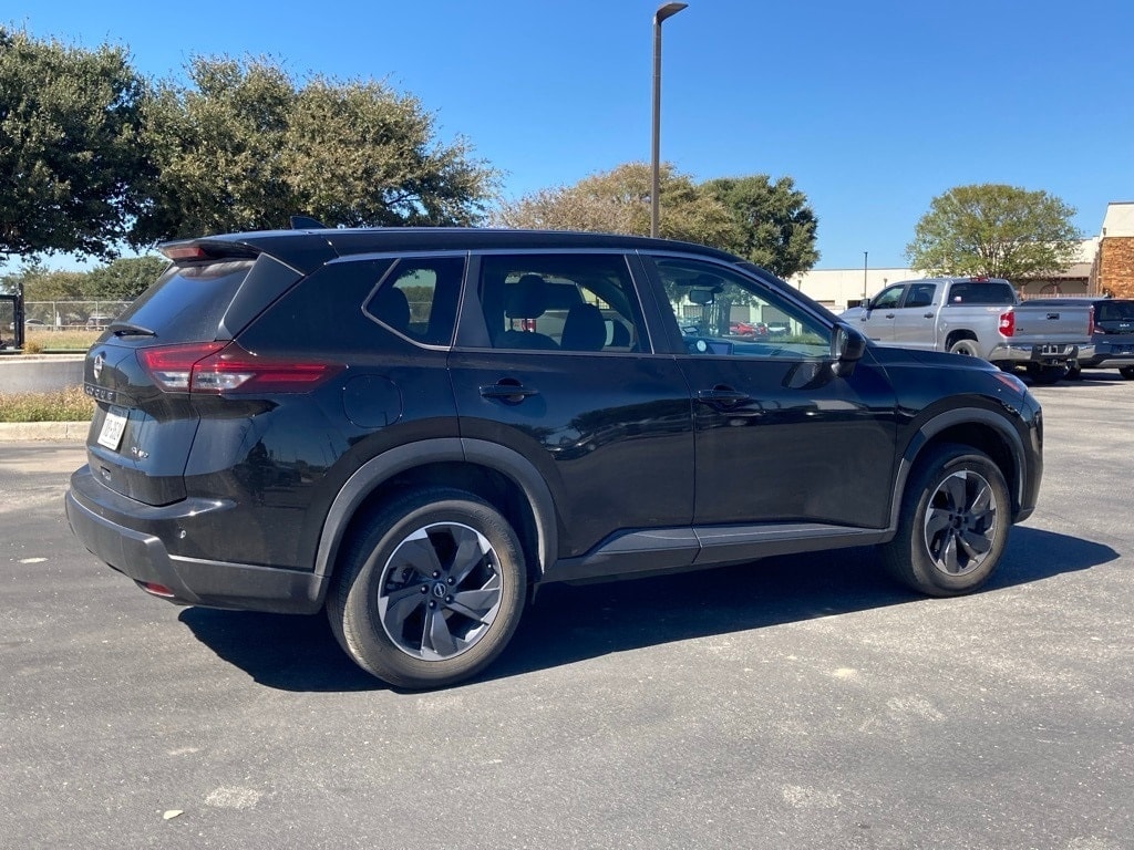 Used 2024 Nissan Rogue SV SUV
