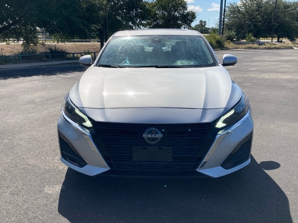 2023 Nissan Altima 2.5 SL photo 2